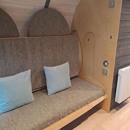 Celtic Minor Pods Villa Ystalyfera Bagian luar foto