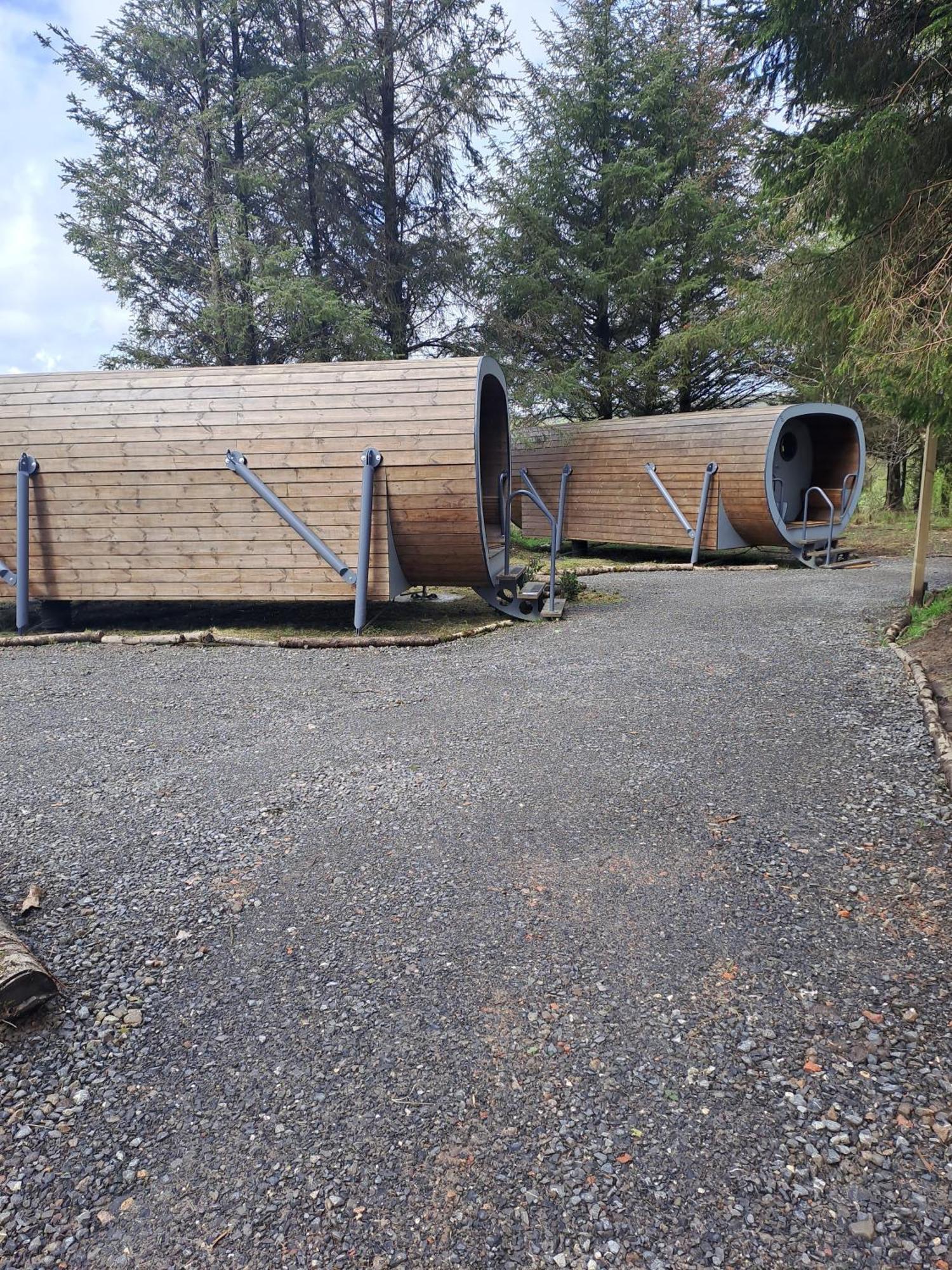 Celtic Minor Pods Villa Ystalyfera Bagian luar foto
